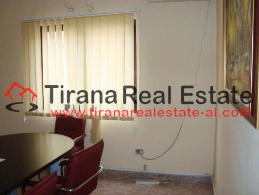 Tirane, Shesim Apartament 3+1 ne Rr. Ismail Qemali, zona e Bllok. - 1