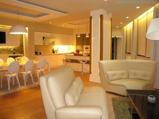 Apartament Luksoz, Dublex,  me Qera, perballe Ministrise se Jashtme, 260 m2, 2000 Euro/muaj - 1