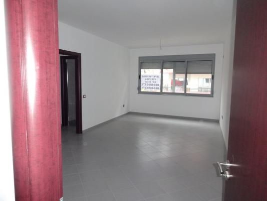 Tirane, Astir pallati Tirana Bank jepet me qera apartament 2+1 90 m2 - 1