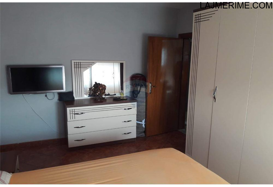 Apartament - Në Shitje - Vlorë, Shqipëri Shitet Apartament 2+1 te Posta e Coles 25,000 €  Enver Jaho - 1